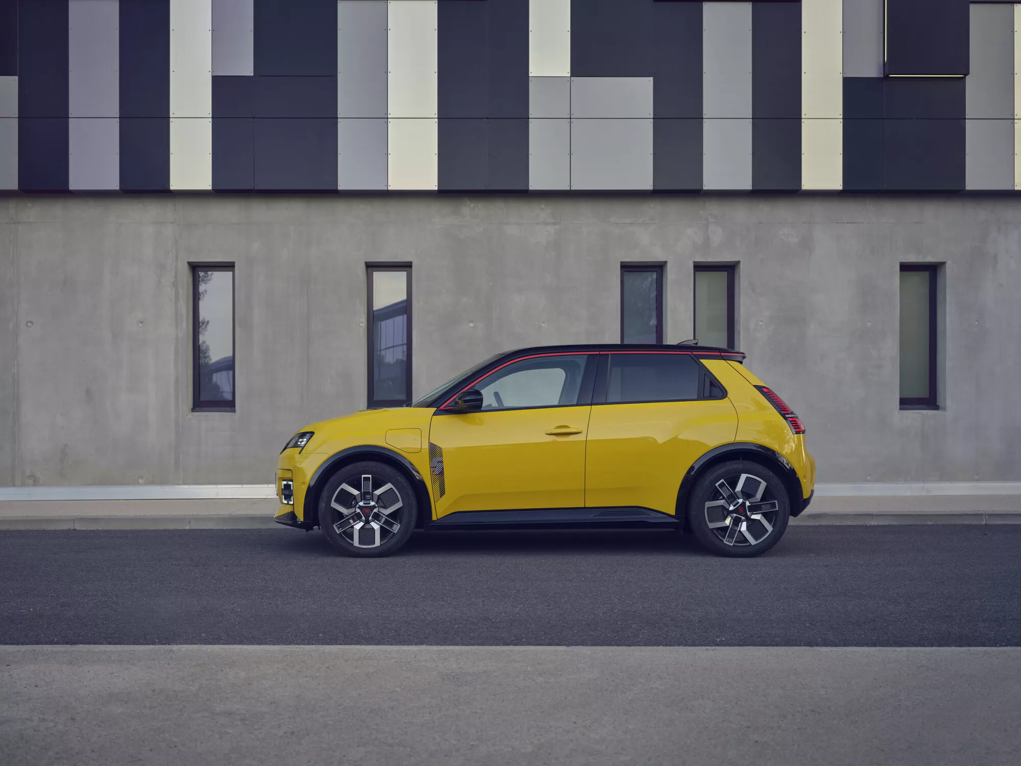 Renault Elektrikli Kampanya 2026: Megane E-Tech ve Zoe Güncel Fiyat, Kredi ve Takas Desteği