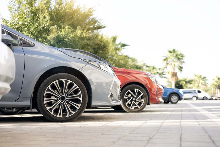 Araba Alırken Peşinat Ne Kadar Olmalı? 2026 Senaryoları ve Finansal Rehber